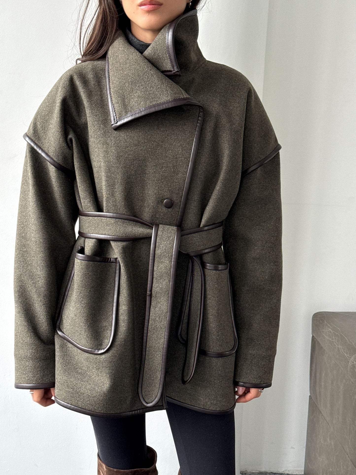 Напівпальто з кантом утеплене