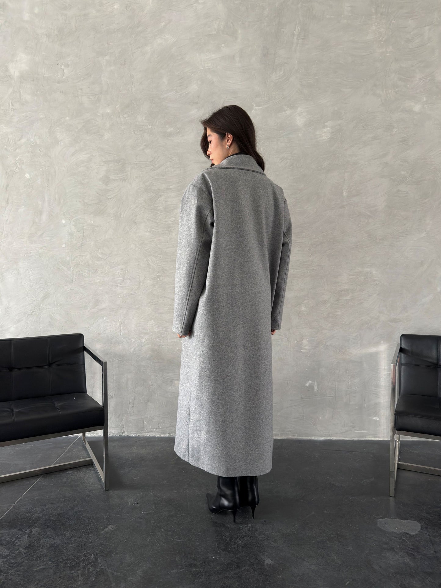 Пальто з подвійним бортом