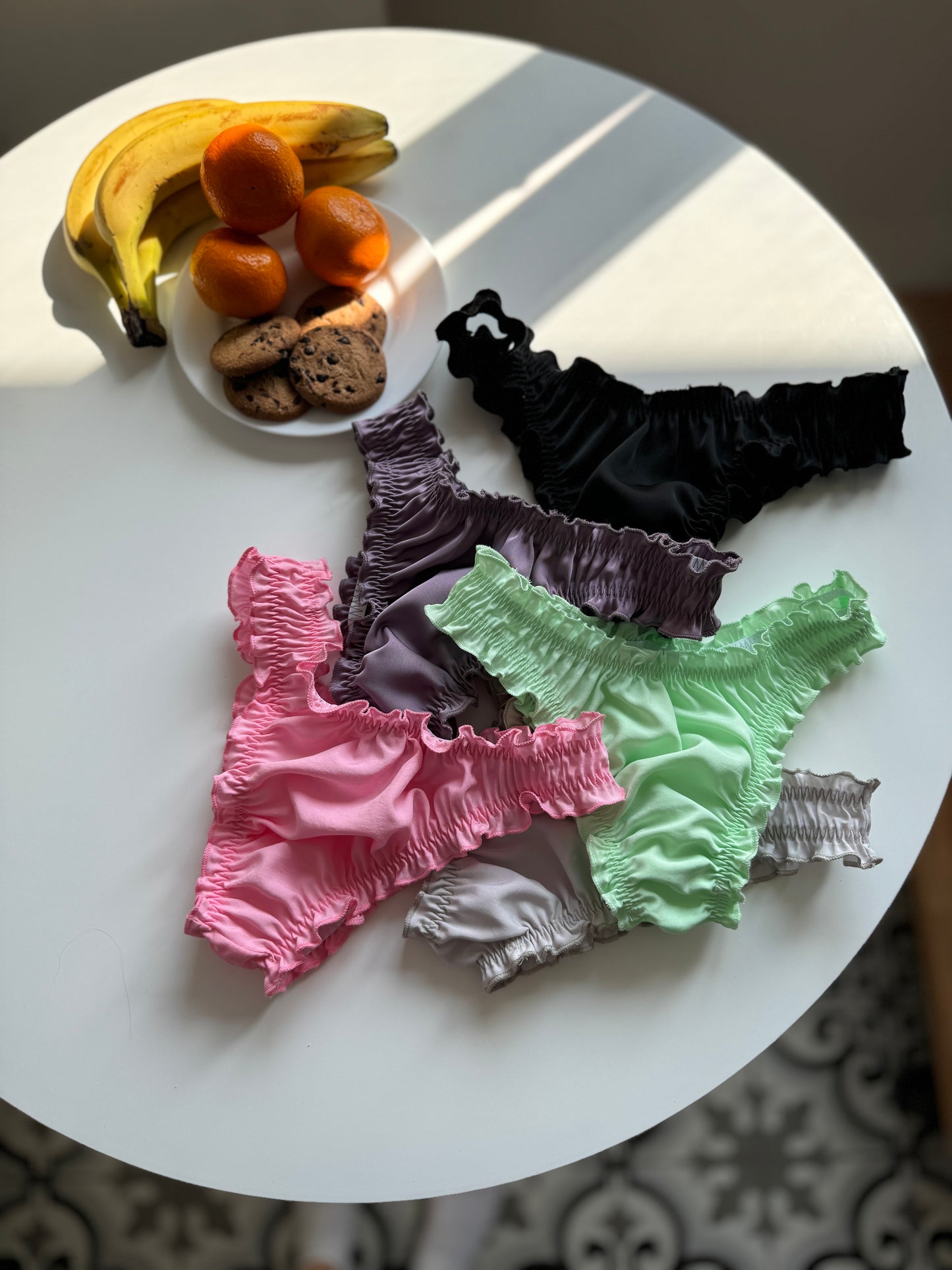 Труси з рюшами