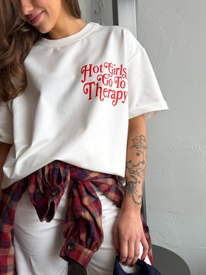 Футболка «Hot girls go to the therapy»