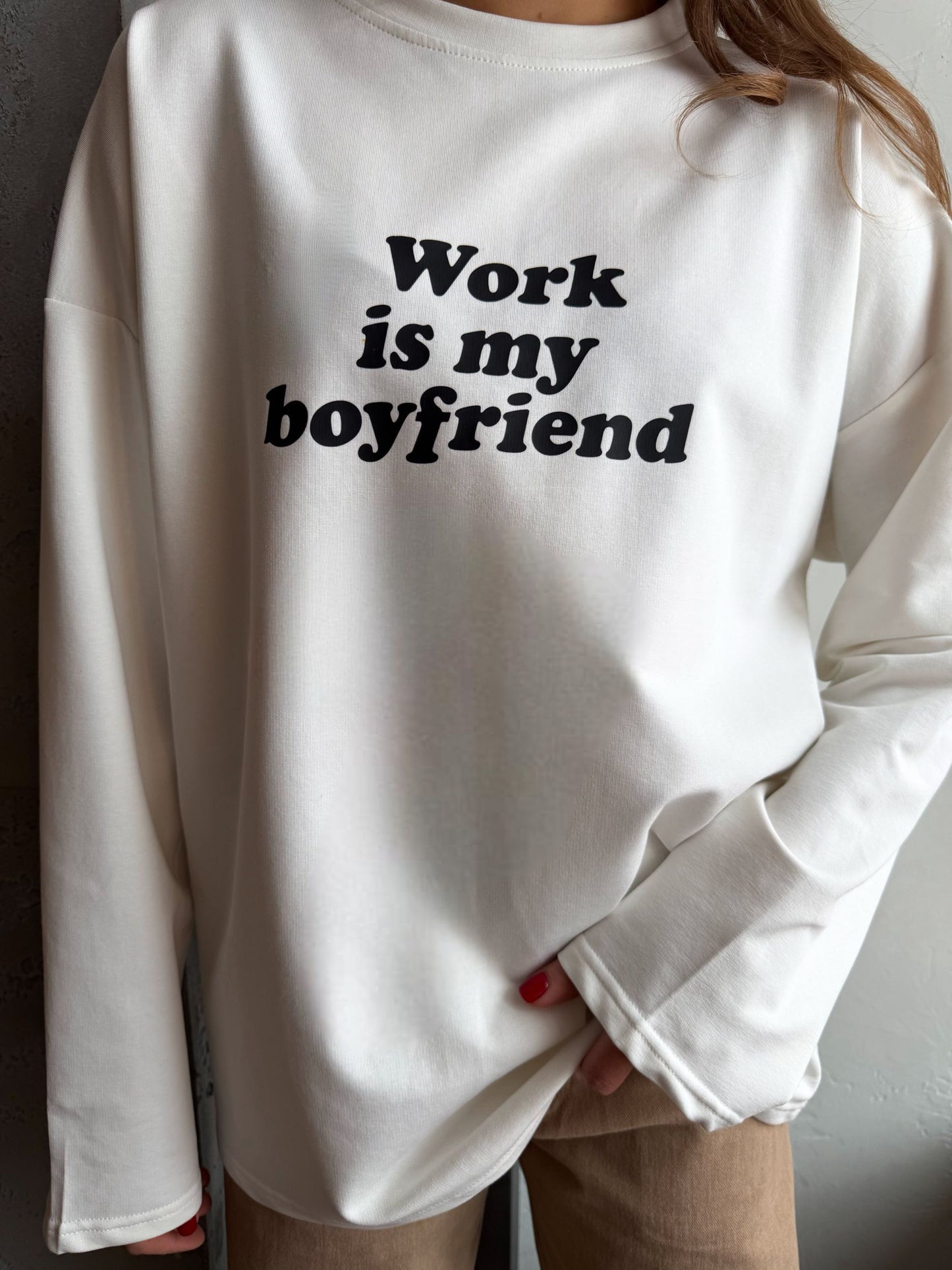 Лонгслів «Work is my boyfriend»