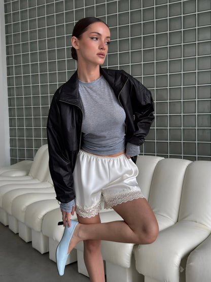 Сатинові шорти з мереживом