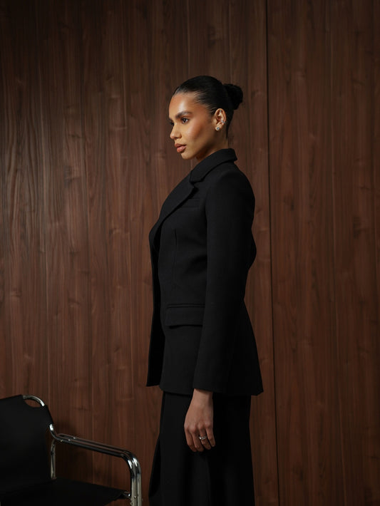 Піджак з акцентним вирізом