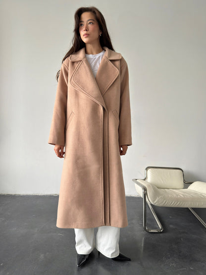 Пальто з подвійним бортом